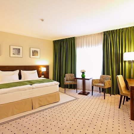 Capital Plaza Hotel Bukarest Kültér fotó