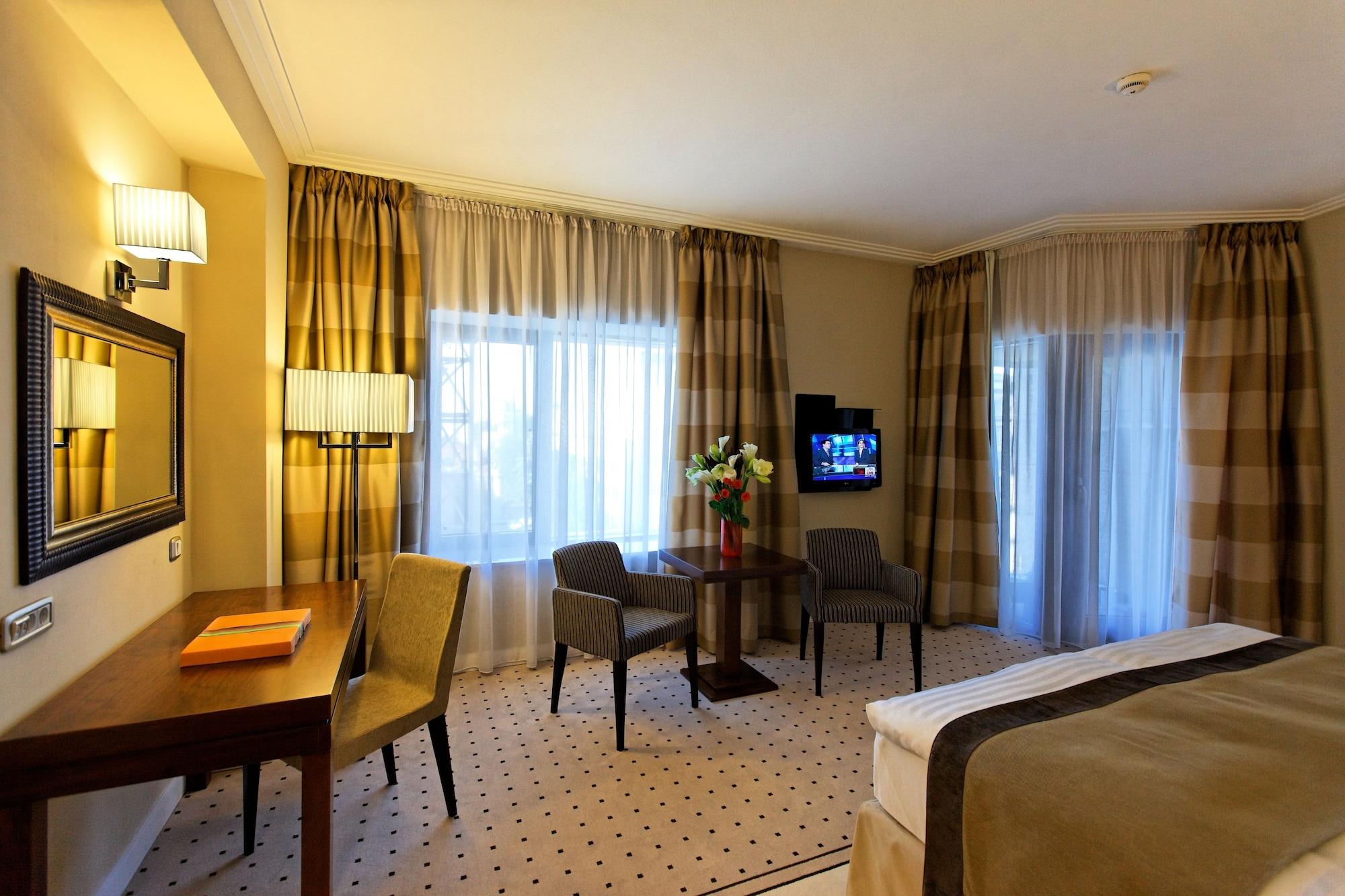Capital Plaza Hotel Bukarest Kültér fotó