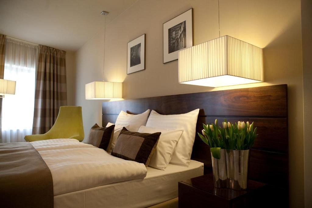 Capital Plaza Hotel Bukarest Kültér fotó