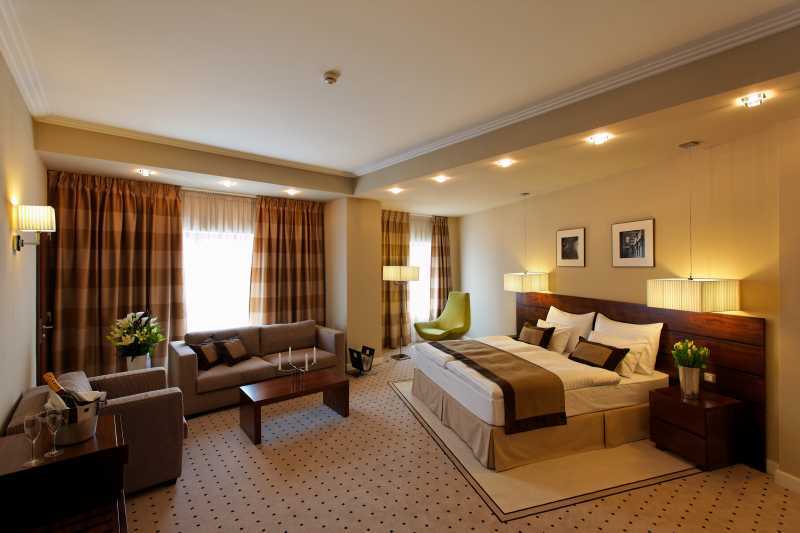 Capital Plaza Hotel Bukarest Szoba fotó