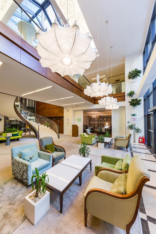 Capital Plaza Hotel Bukarest Kültér fotó