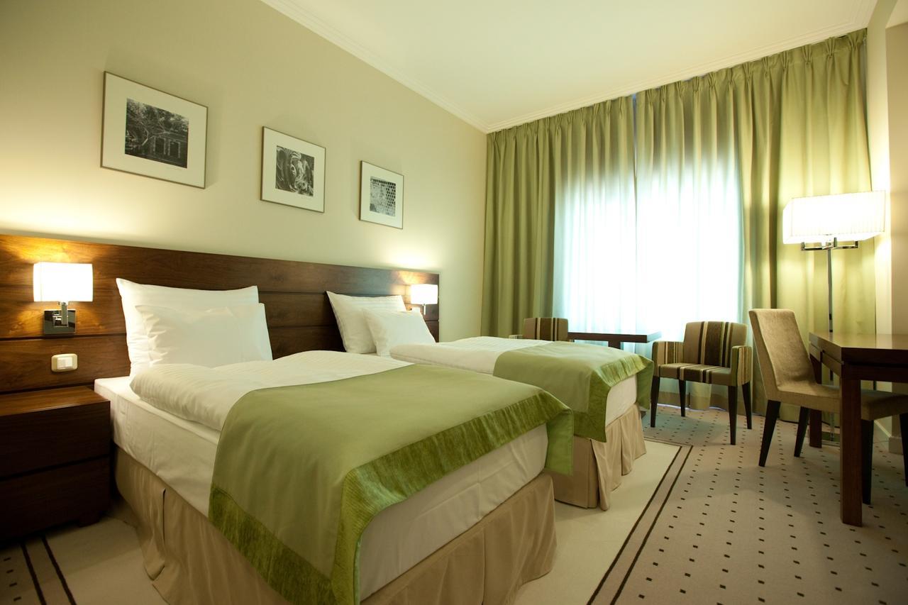 Capital Plaza Hotel Bukarest Kültér fotó
